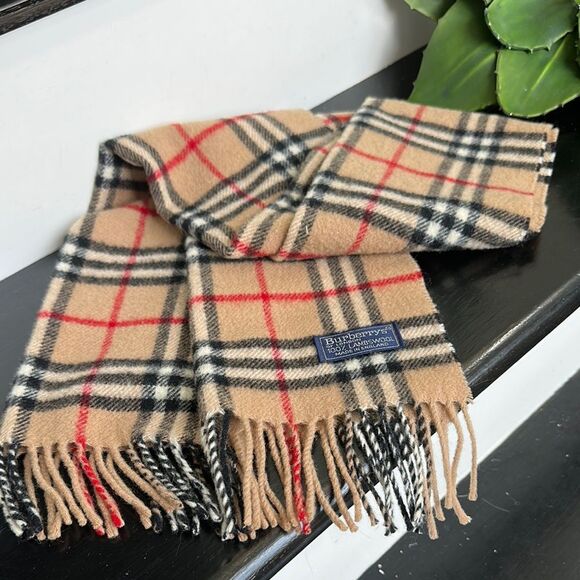 Burberrys of London 100% Lambswool made in England unisex scarf 52”c12” like new - Picture 3 of 4